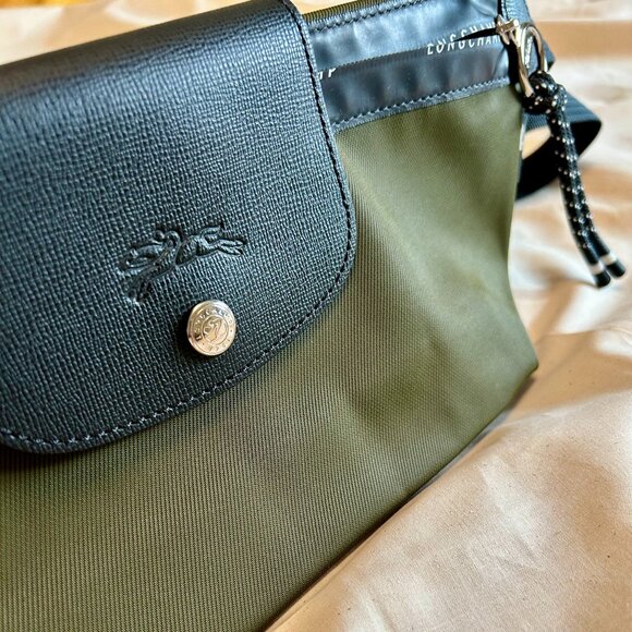 Longchamp Le Pliage medium belt bag in khaki green - Picture 3 of 7